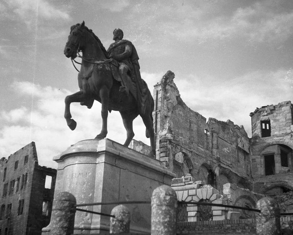 statue of Kaiser Wilhelm 1945